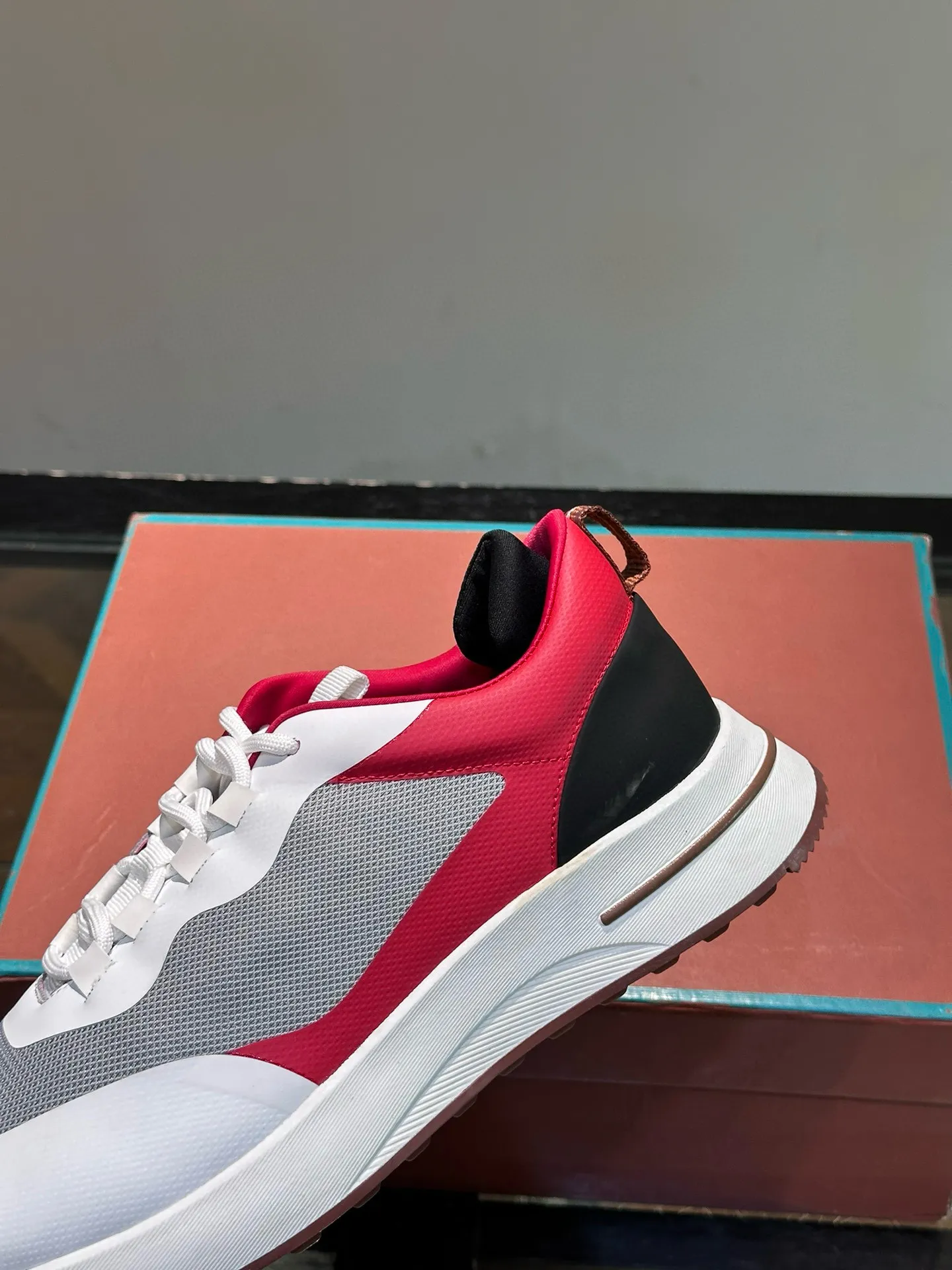 Factory price: 540💰Loro men's shoes💰iana niche Loro classic jogging shoes, men's lace-up casual shoes and sneakers, high-quality lightweight and comfortable fabrics, suitable for outdoor leisure, the color scheme is young and energetic, and it looks great with sportswear or casual suits! Size: 39-45 (38, 46 customized)